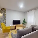 Piso De Las Hojas